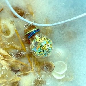 🌙🌙Celestial bowl glass necklace new
